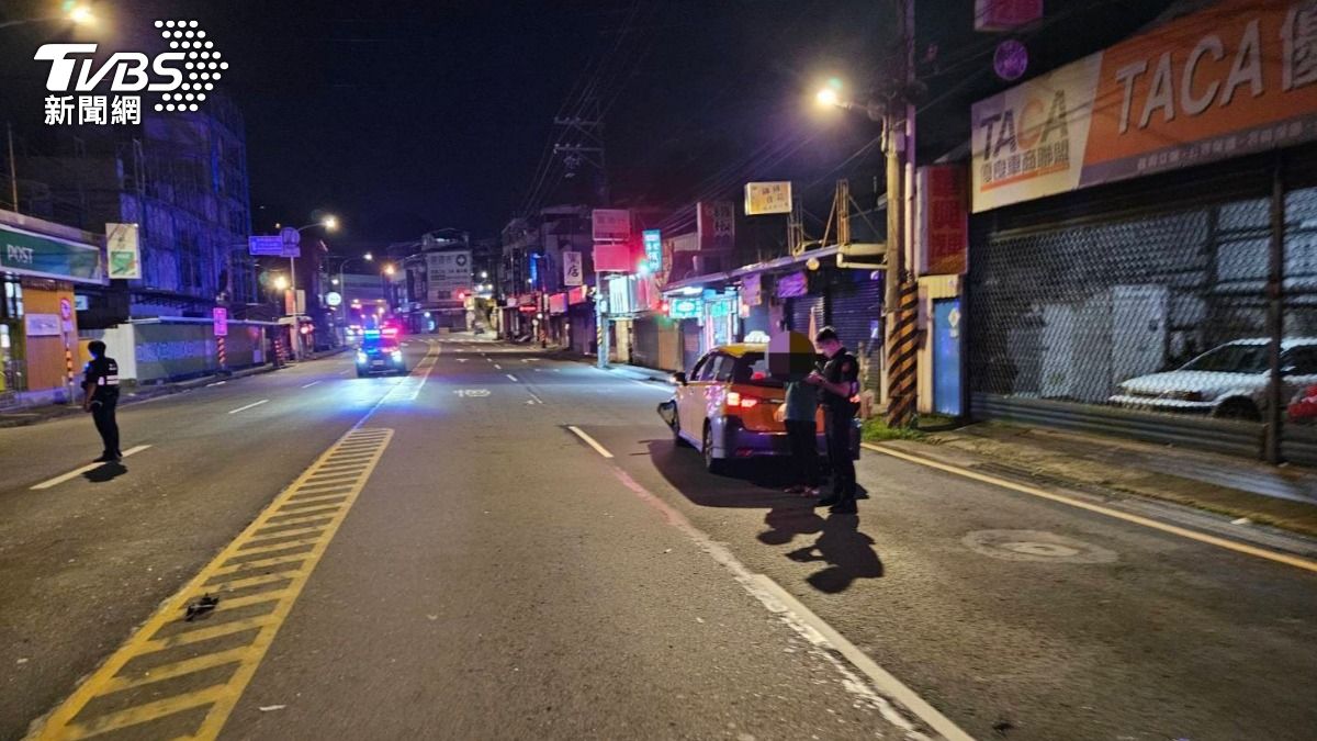 新北婦違規過馬路!小黃司機閃不過迎面撞 她噴飛重摔慘死