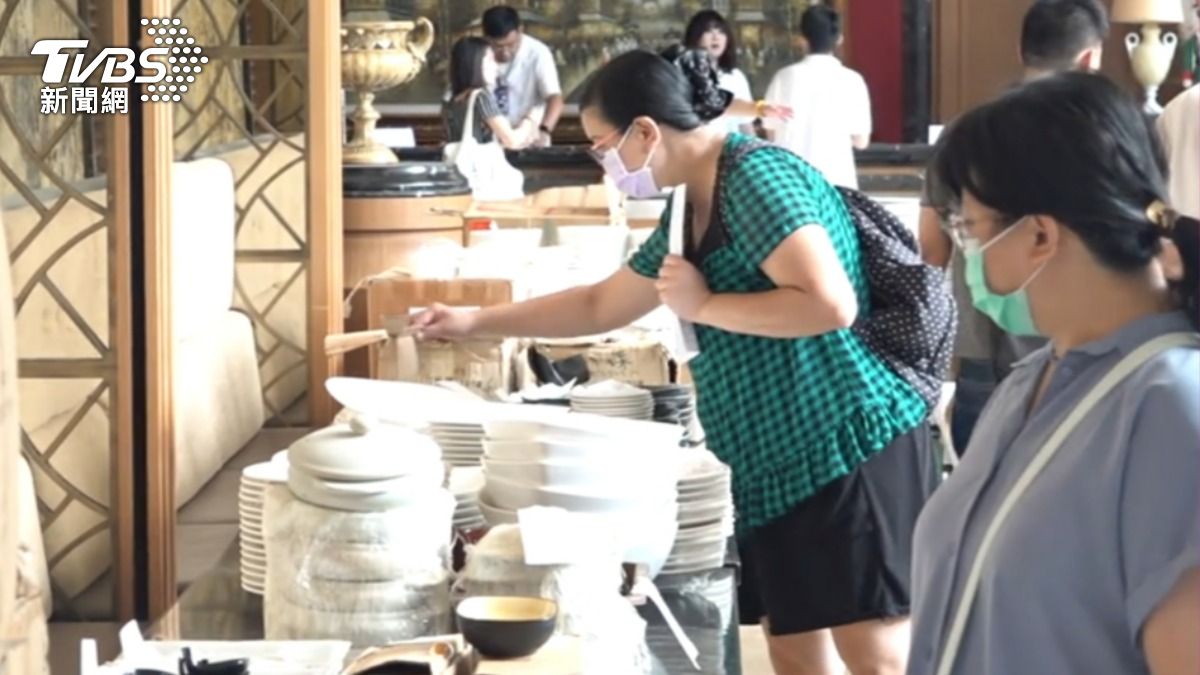 新莊翰品酒店傢俱特賣太夯!業者急公告:活動到今午12點提早結束