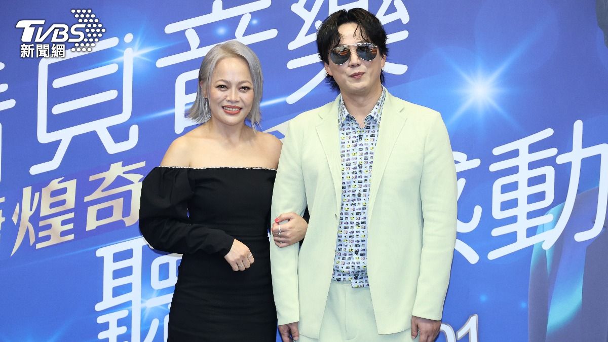 蕭煌奇單身5年有喜?合體戴愛玲突喊「結婚了」 她揭真實互動