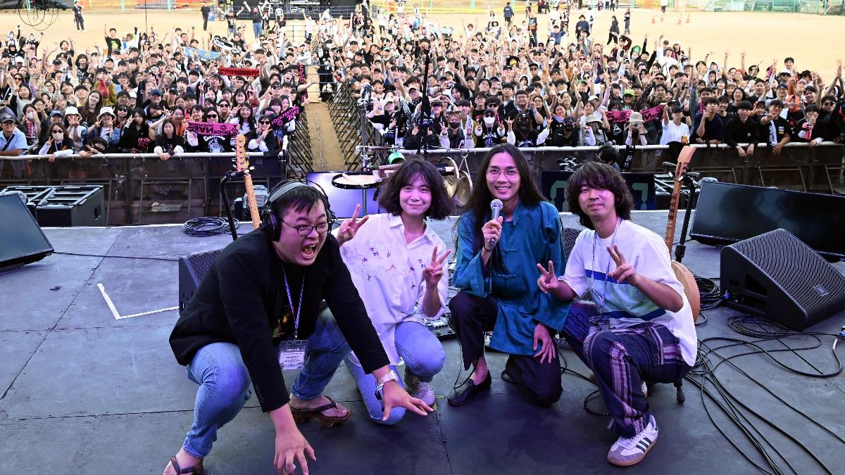 百合花樂團赴韓開唱初體驗 突飆經典神曲全場嗨翻
