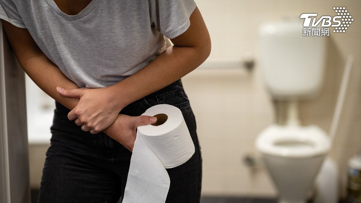 這名23歲的新德里男子日前到醫院求助,他聲稱自己已經連續3天出現嚴重的肚子痛。(示意圖/達志影像shutterstock)