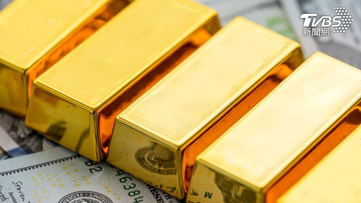 有預測認為金價將在明年漲至每盎司3000美元（約新台幣9.6萬）左右。（示意圖／達志影像shutterstock）