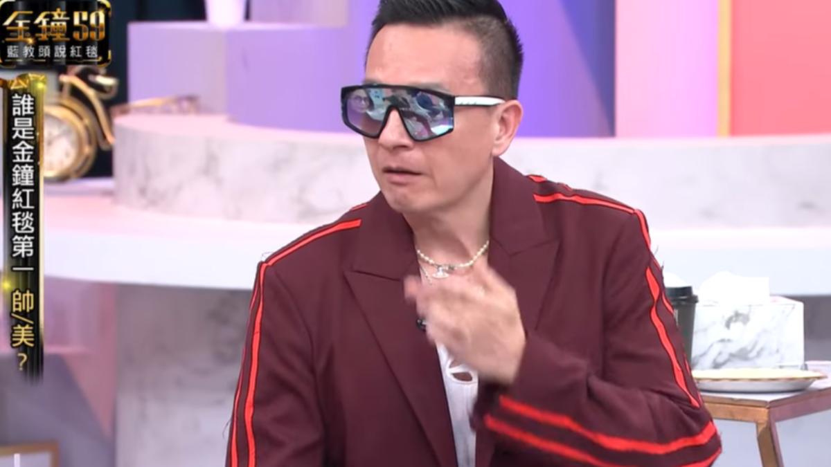 小鐘表示最近有在健身,身材不錯。(圖/TVBS)