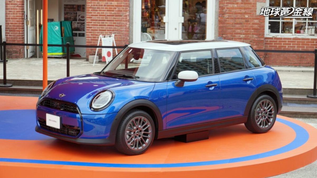 Mini Cooper五門掀背的推出,不僅延續品牌經典的操控樂趣,更帶來進一步升級的科技配置與舒適空間。(圖/地球黃金線)