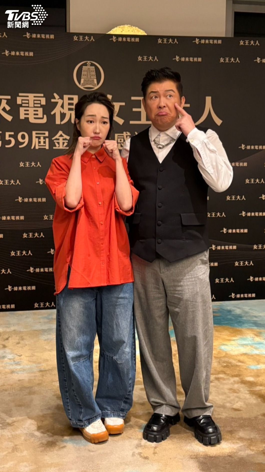 巴鈺和曾國城假裝哭哭。(圖/謝毅攝)