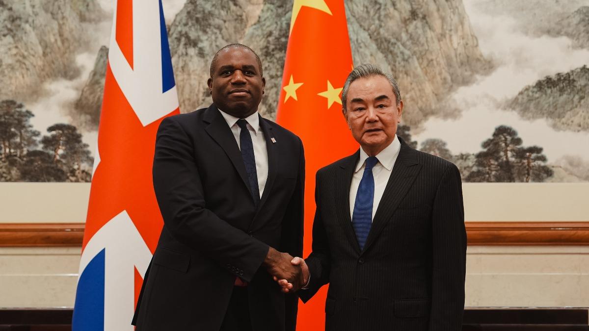 英中外相會談!英方紀要「未提及台灣」 王毅宣稱:台港是內政