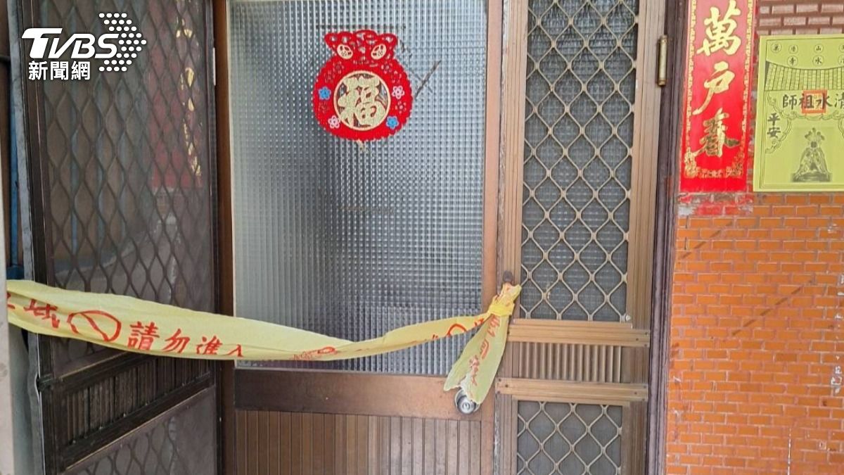 快訊/家人探訪未應門 開門驚見高雄情侶陳屍床上
