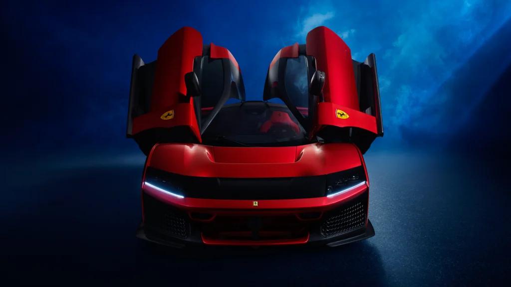 Ferrari F80與LaFereari相同採用蝴蝶翼式車門設計。(圖/Ferrari提供)