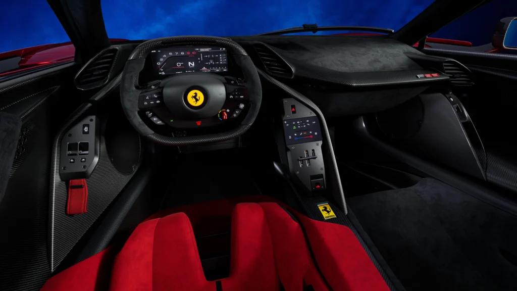 Ferrari F80的座艙設計靈感來自於單座賽車。(圖/Ferrari提供)