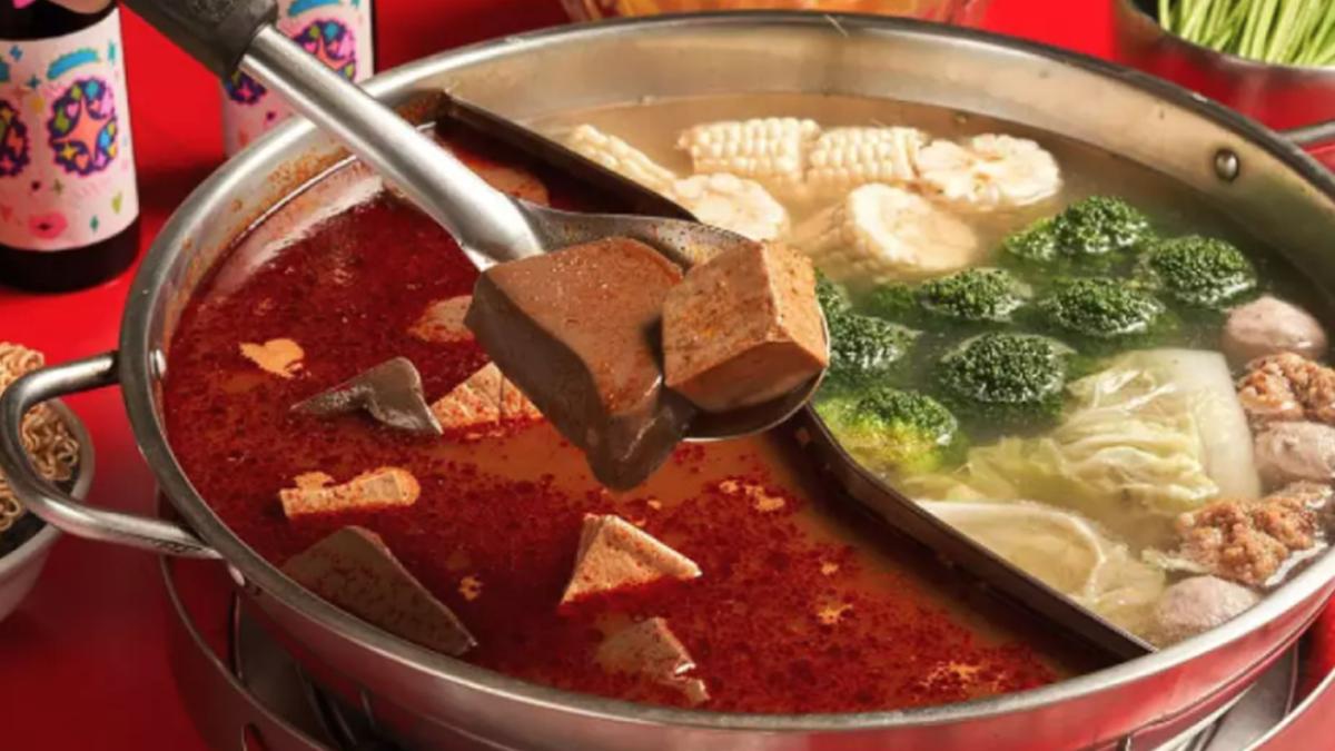 詹記麻辣火鍋的鴨血,曾被網友盛讚是全台北最好吃的鴨血。(圖/KKday提供)