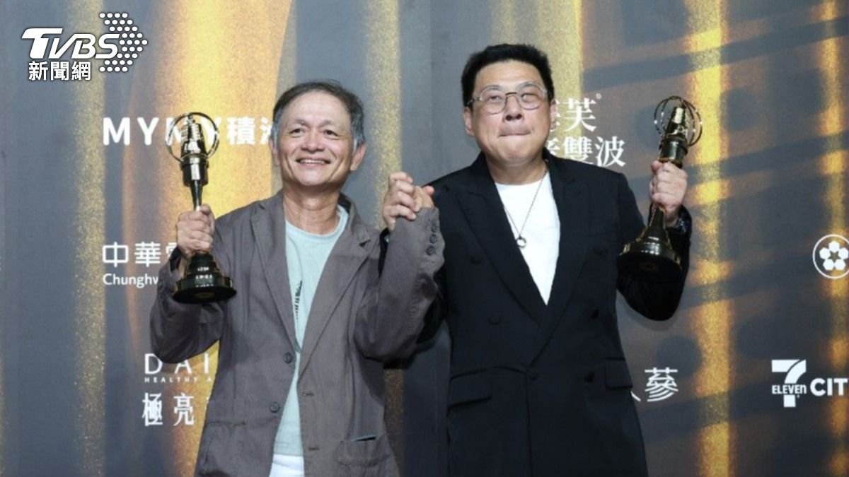 林志儒(左)、許肇任拿到最佳導演獎。(圖/TVBS娛樂組攝)