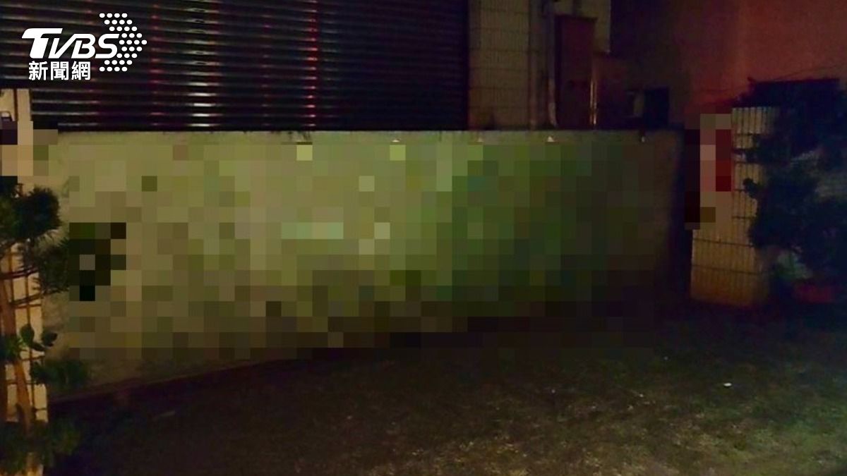 台中某工廠小老闆遭「鐵門夾頸」　一度沒了心跳進ICU