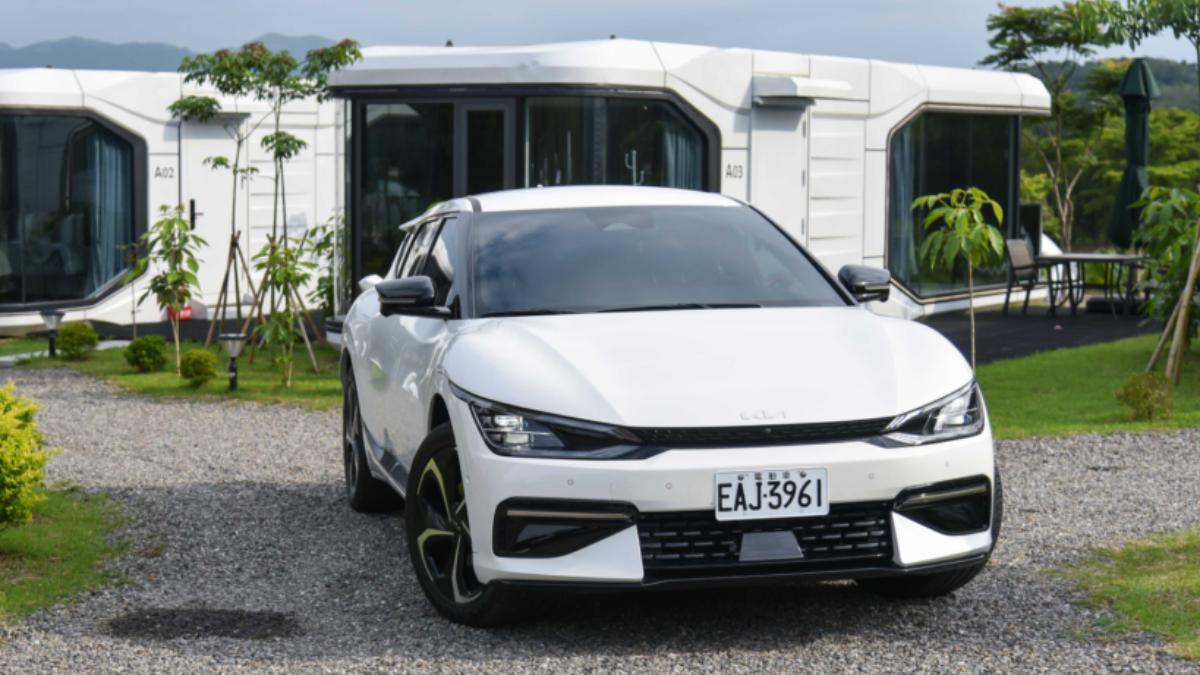 EV6 Air增程版以上車型所搭載的77.4kWh電池,在800V高壓電池系統下,充電4.5分鐘就能行駛100公里。(圖/台灣森那美起亞提供)