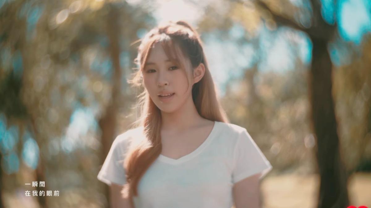 五月天冠佑女兒18歲了!移居新加坡收到「最奢侈禮物」:勿忘初衷
