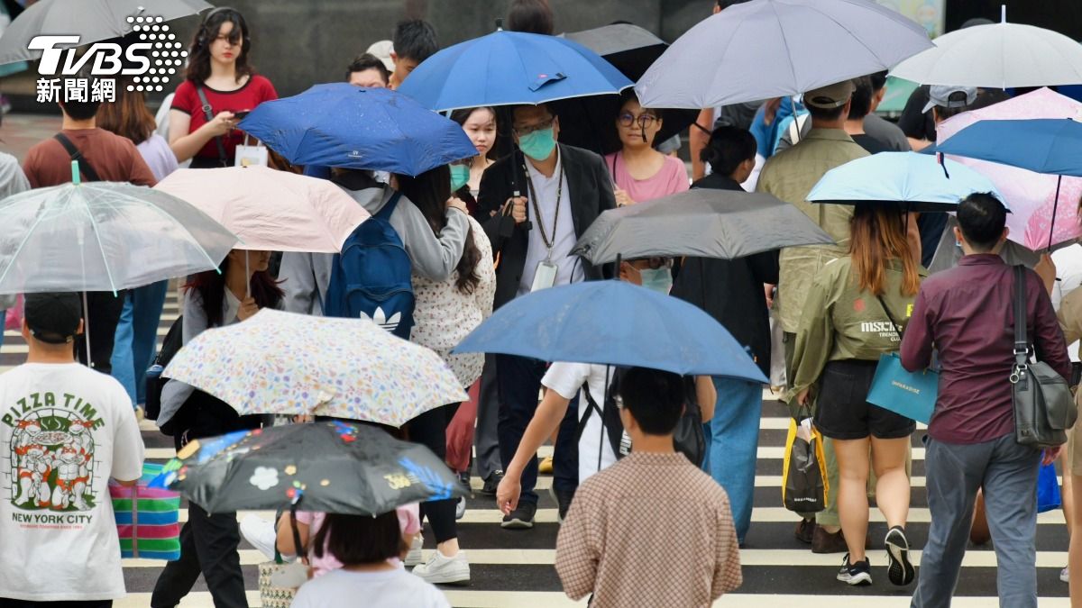 天氣/銀杏颱風最快明轉中颱!氣象署估3走向 這路徑恐共伴降雨