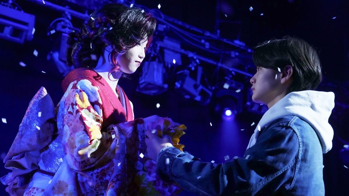 松藤史恩頂5公斤假髮獨舞,令人印象深刻。(圖/中影提供)