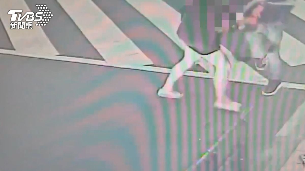 新北男男情侶分手撕破臉!為1萬元當街互毆 下場全進警局