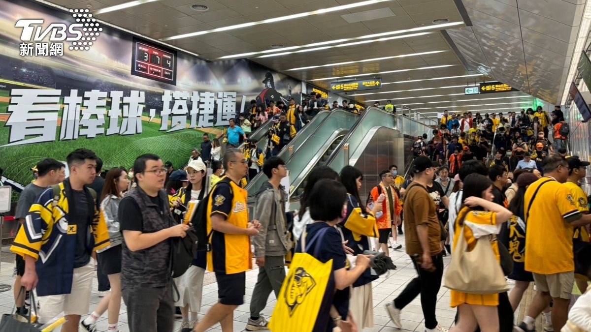 大巨蛋散場「大塞車」!簡舒培怒批市府放水:被遠雄吃死死