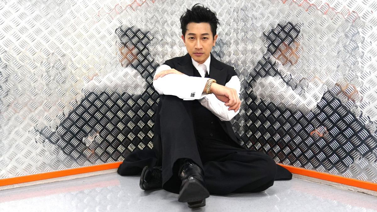 Darren解鎖頒獎人身分 展現設計長才!親自操刀頒獎禮服