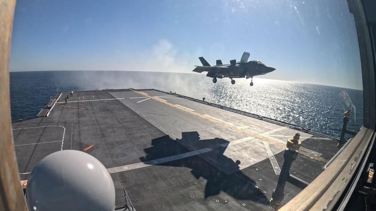 F-35B成功降落。(圖/翻攝自 X JMSDF_PAO)