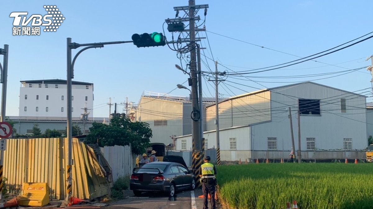 等不到畢業投身航空業 朝陽男大生閃違規BMW撞電桿亡