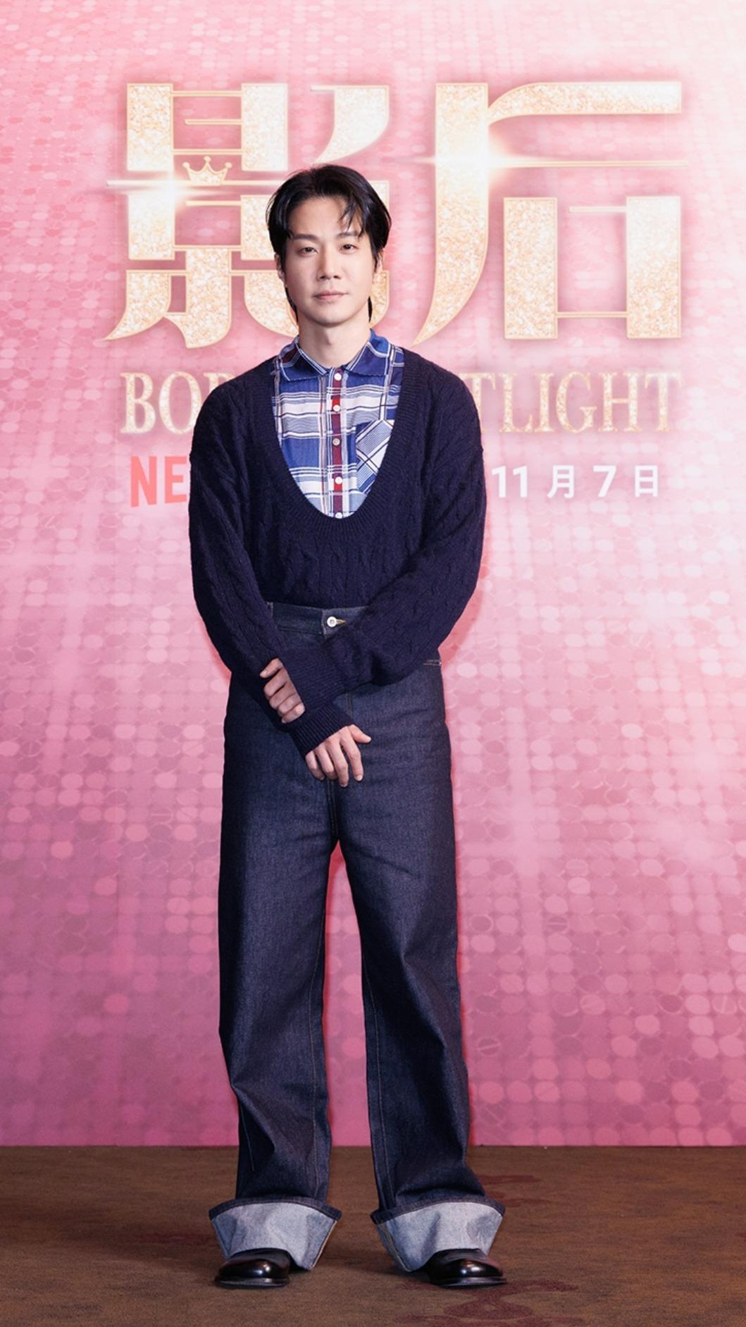 薛仕凌飾演高不成低不就的導演。(圖/Netflix提供)
