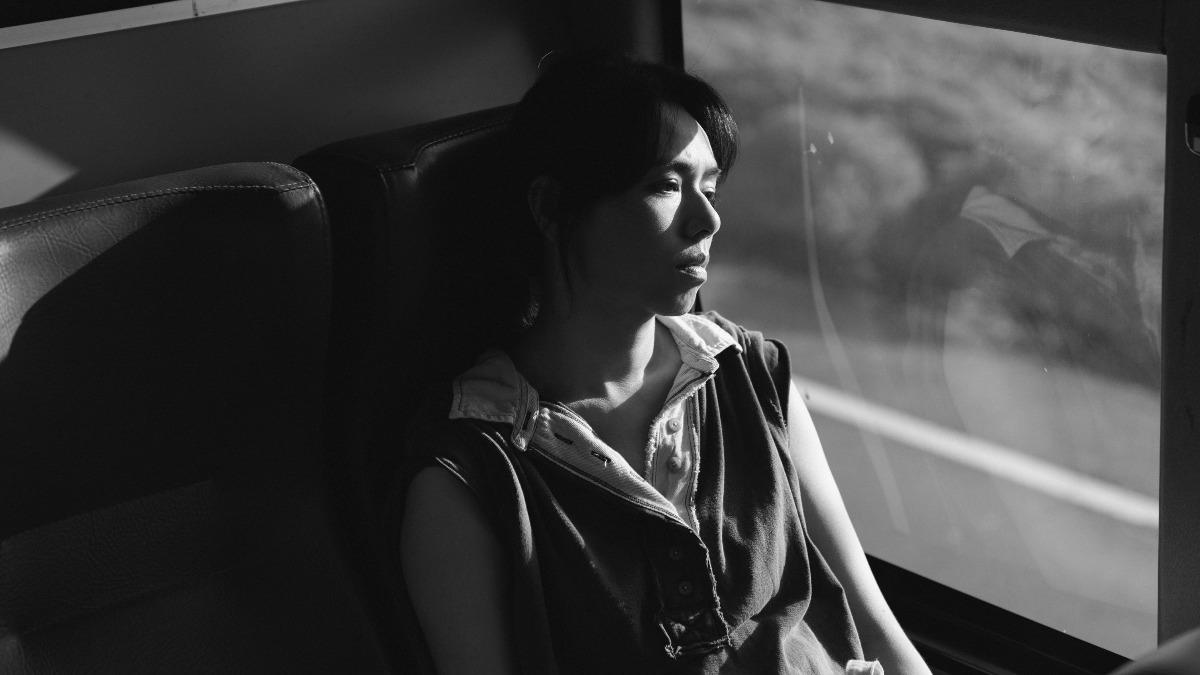 夏于喬崩潰弒父鋃鐺入獄成「更生人」 刑期結束駝背、走路外八