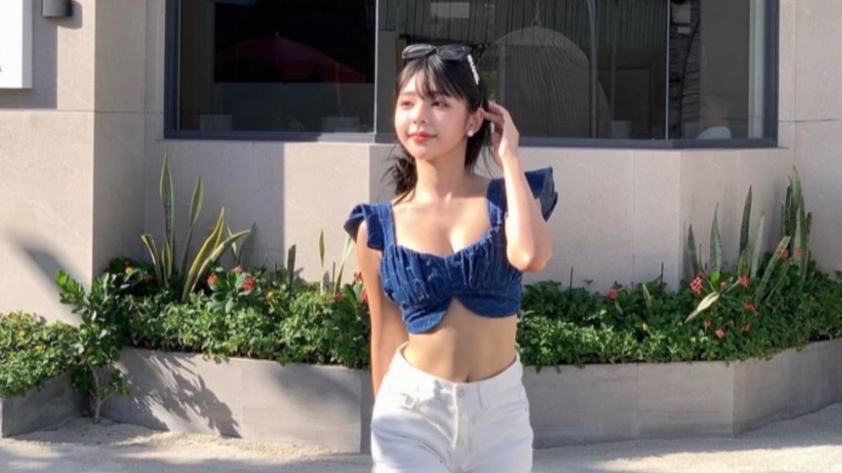 許悅曾有最美高中生封號。(圖/翻攝自許悅IG)