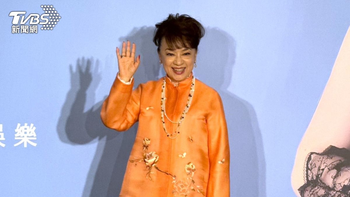 翁倩玉爆暈倒！一下台急送救護車　咳到臉紅「竟是微血管破裂」