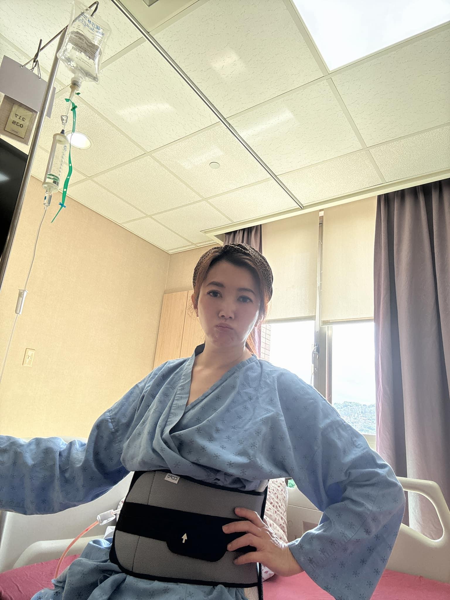 廖家儀手術後仍得打止痛劑點滴。(圖/翻攝自廖家儀臉書)