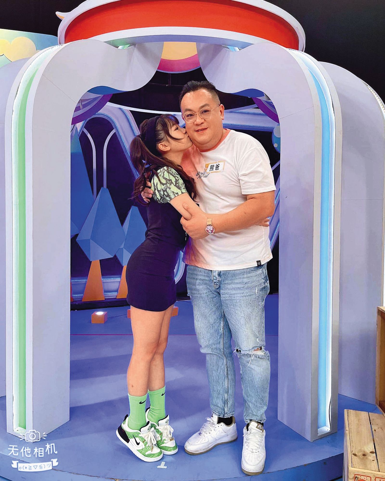 熊霓(左)與爸爸(右)父女情深,演藝事業也受他影響頗深。(圖/翻攝自熊霓IG)