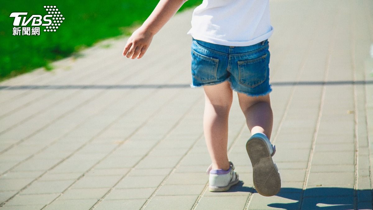 女童百貨走失遭侵犯!被英怪男拐走 噁探衣褲「幫忙去濕氣」