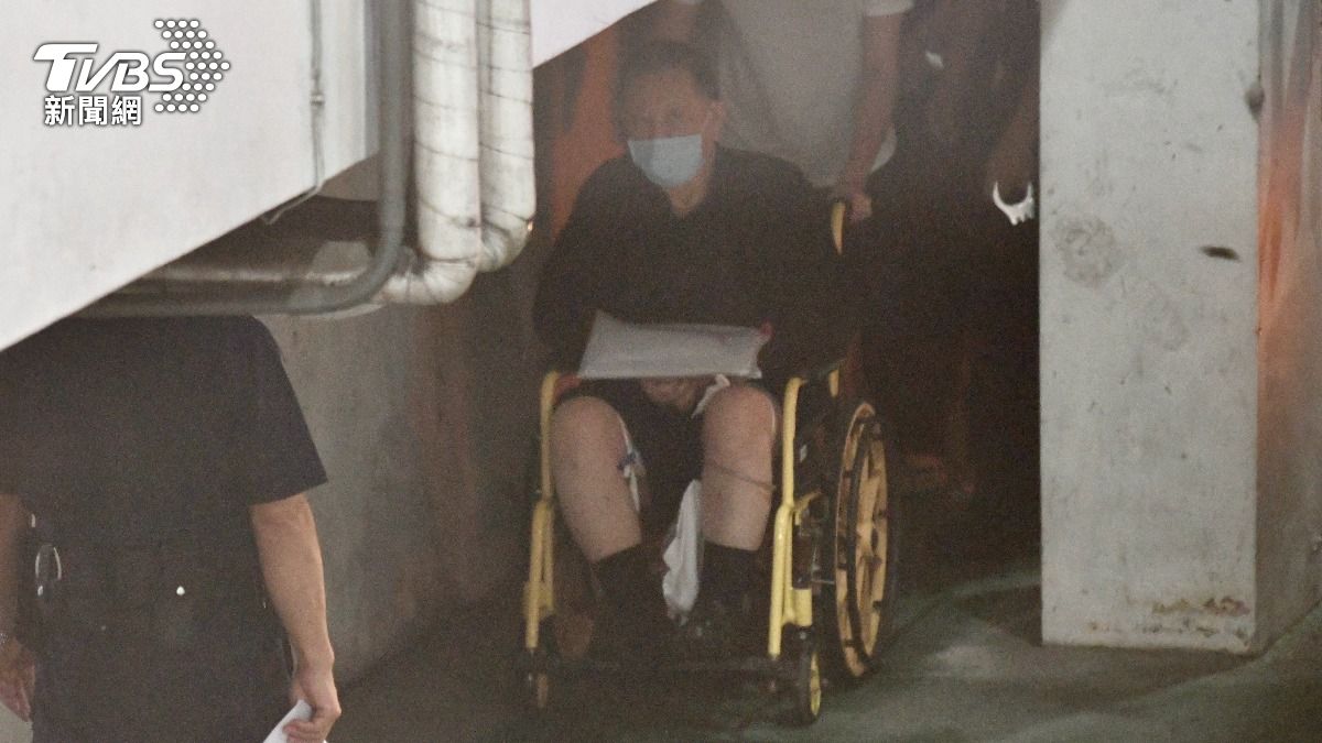 威京集團主席沈慶京今天召開延押庭,一早就被借提。(圖/胡瑞麒攝)