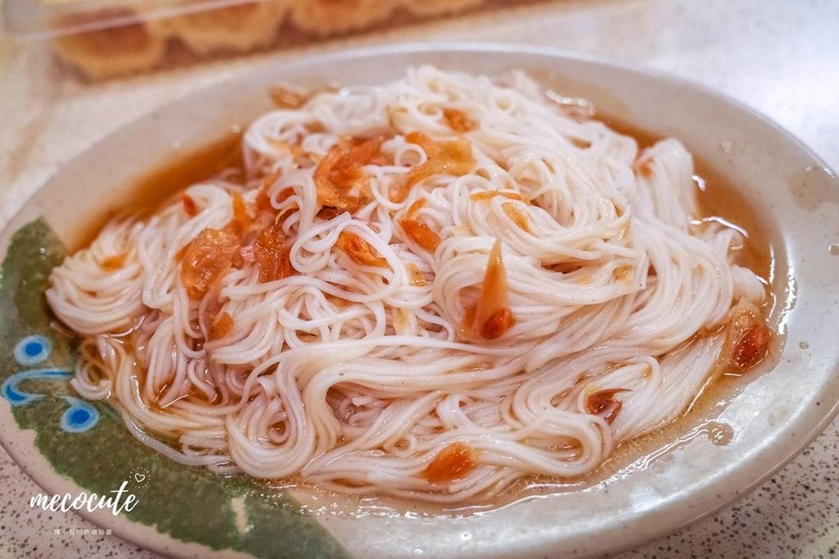「麵線」(40元)口感滑順,上面還加了少許油蔥提味。(圖/陳小可的吃喝玩樂提供)