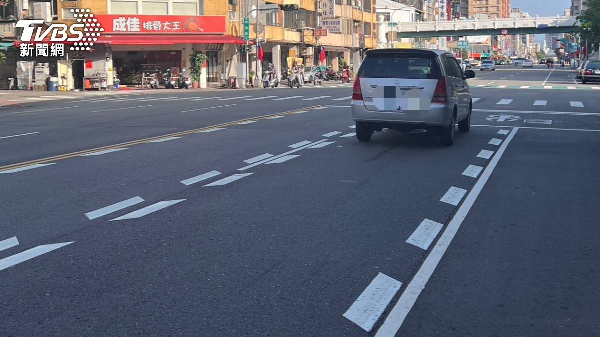 台中道路現「鋼琴白鍵」!設立藏暖心用意 警曝與雙白線不同處