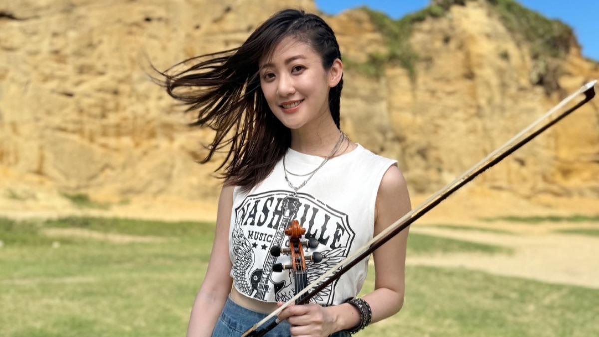 林逸欣演奏《灌籃高手》、《七龍珠》和《名偵探柯南》的主題曲。(圖/鑫羽工作室提供)