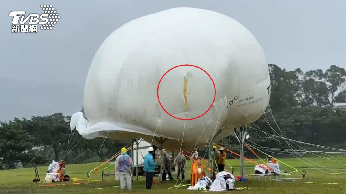 尷尬!數發部「高空通訊氣球」破大洞 真相曝:因風大才割破