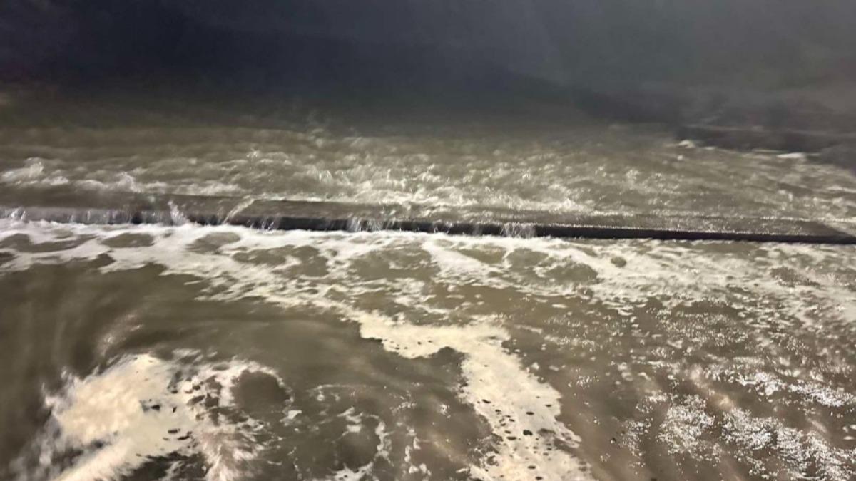 潭美颱風造成大片地區淹水、停電以及土石流。（圖／翻攝自X @philredcross）