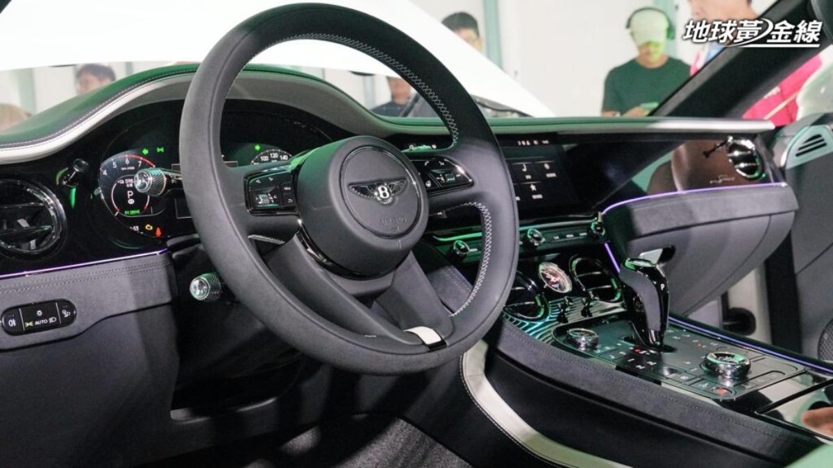 改款之後Continental GT Speed配備智慧座椅,可自動調節空調系統。(圖/地球黃金線)