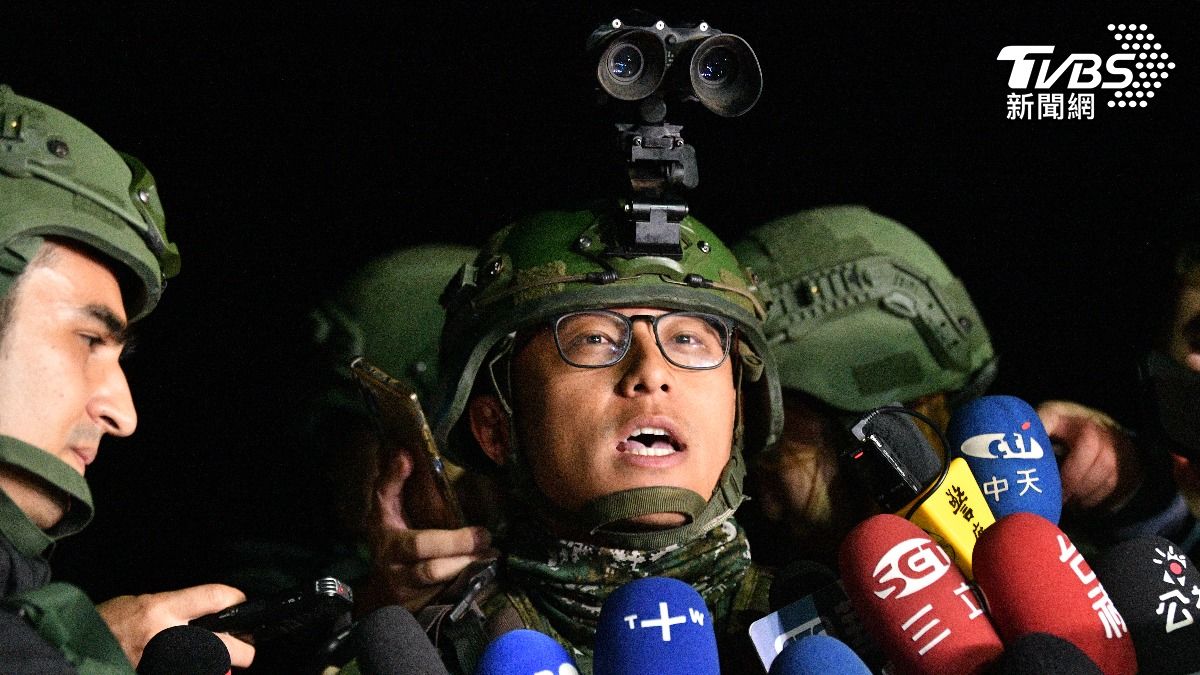 澎防部機步一連連長王一宸上尉受訪。(圖/胡瑞麒攝)