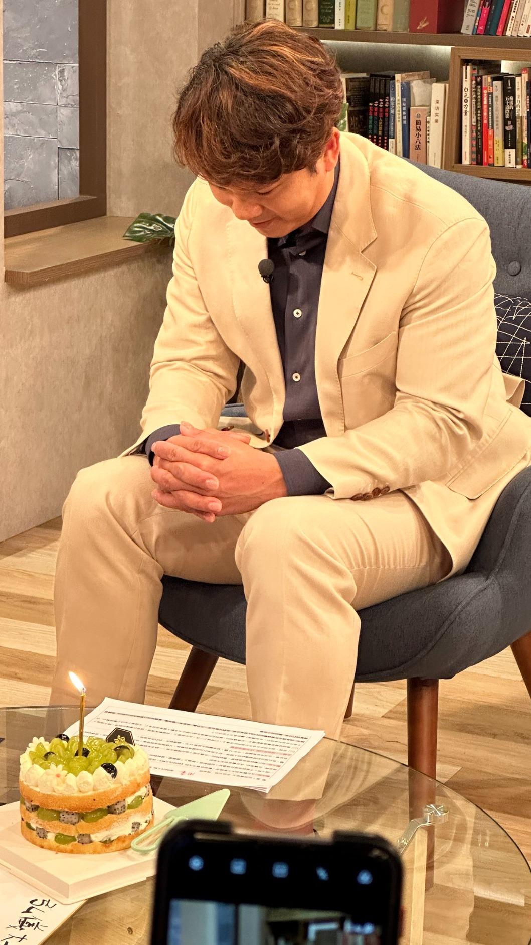 周思齊許願中信兄弟能在明天之前奪冠。(圖/三立提供)