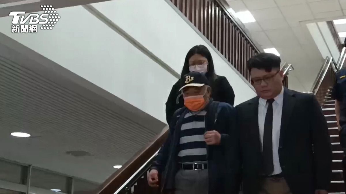 吳順民交保時一句話也沒說。(圖/TVBS)