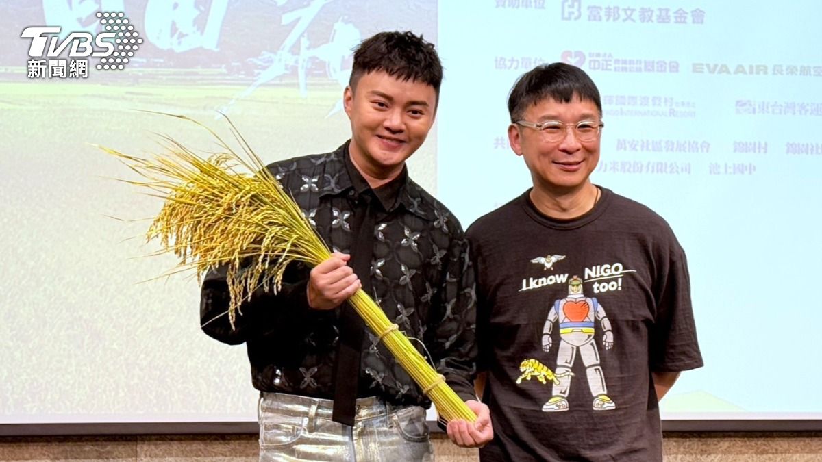 熬過颱風暴雨!許富凱池上獻唱「克難抓雨棚」 地方阿姨心疼出手了