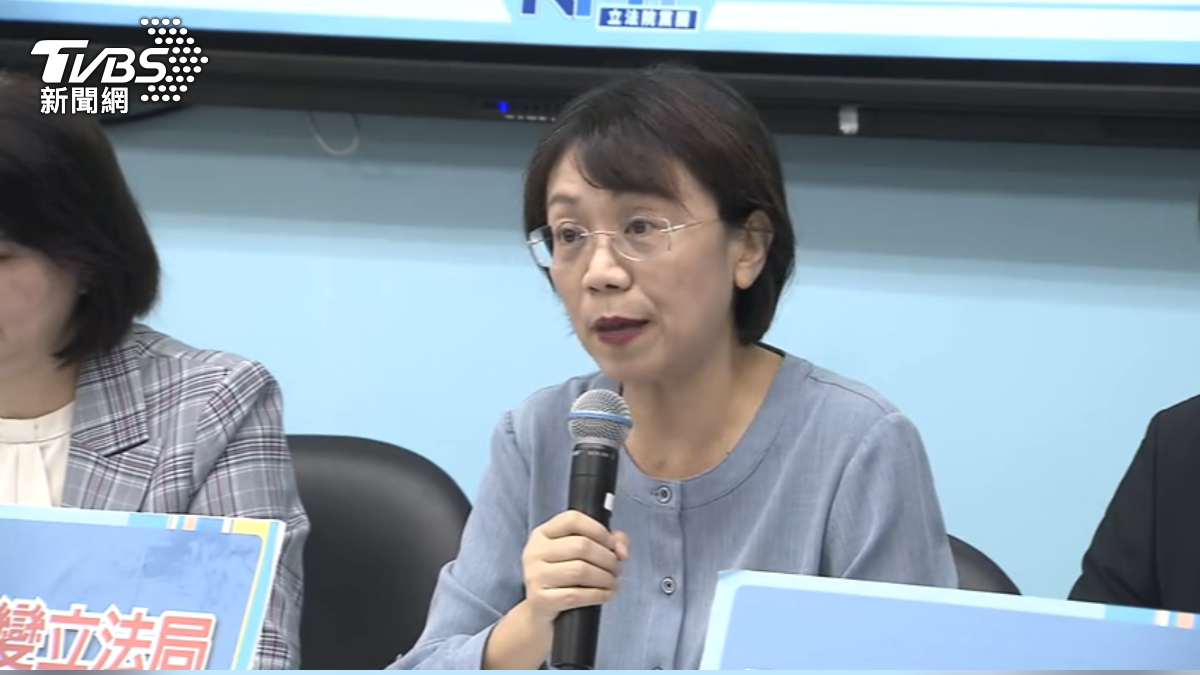 被勸退?陳玉珍、翁曉玲提案「吳斯懷條款」 今午又臨時撤案