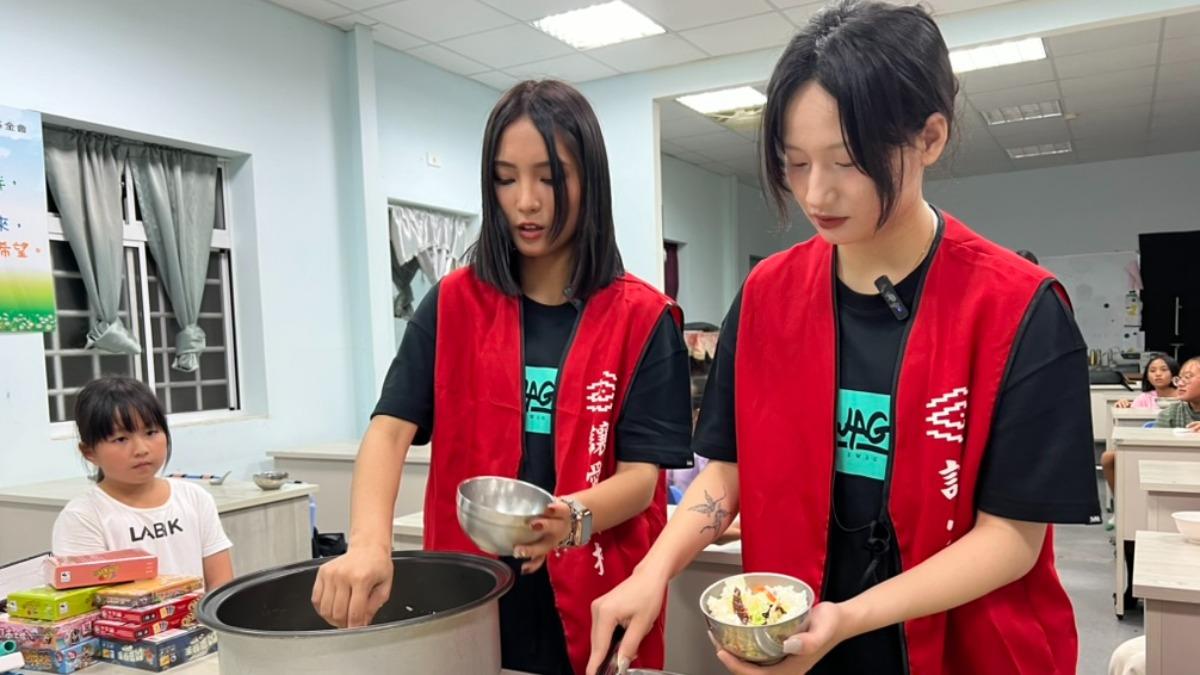 SWAG捐10萬做公益!主播赴偏鄉陪讀送暖 豐富學童生活