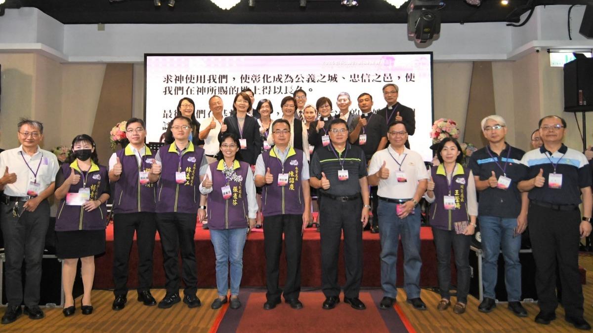 王惠美縣長與百位牧者同心禱告 願彰化成為充滿希望的城市