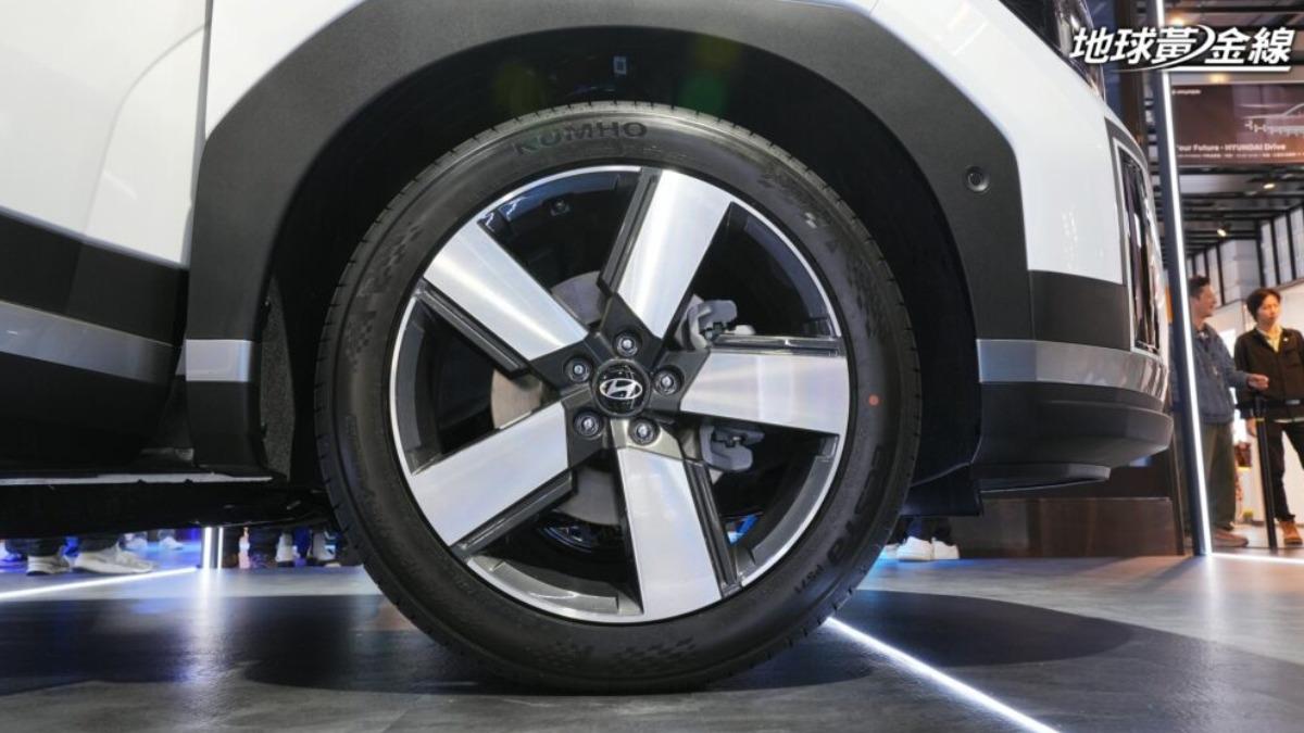 除了入門車型之外，其餘等級皆搭載20吋輪圈。（圖／地球黃金線）