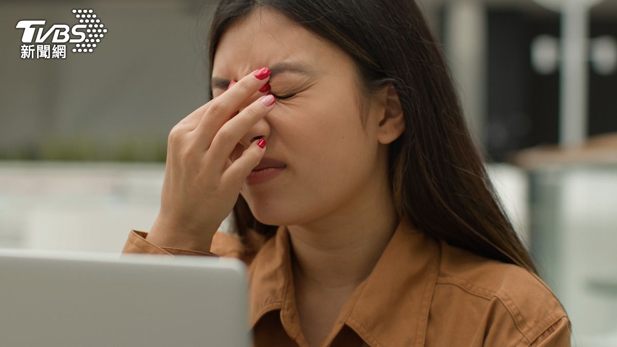 飛蚊症很困擾!「病理性」發展快恐致視力受損 中醫分享7招對抗