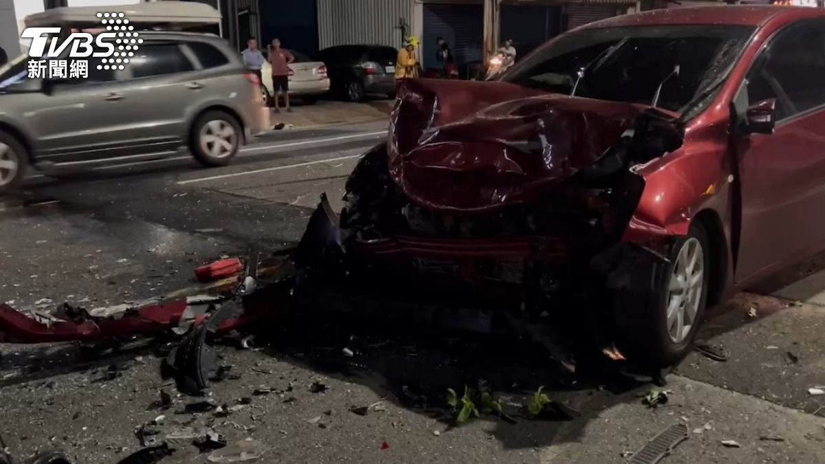 快訊/宜蘭爆嚴重事故!3車追撞釀5傷 1男「命危搶救中」