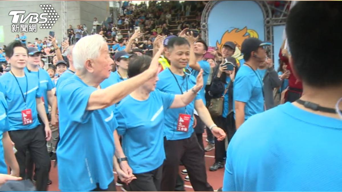 台積電運動會驚見「整疊現金」!放整天沒人撿 網笑:小錢不在乎